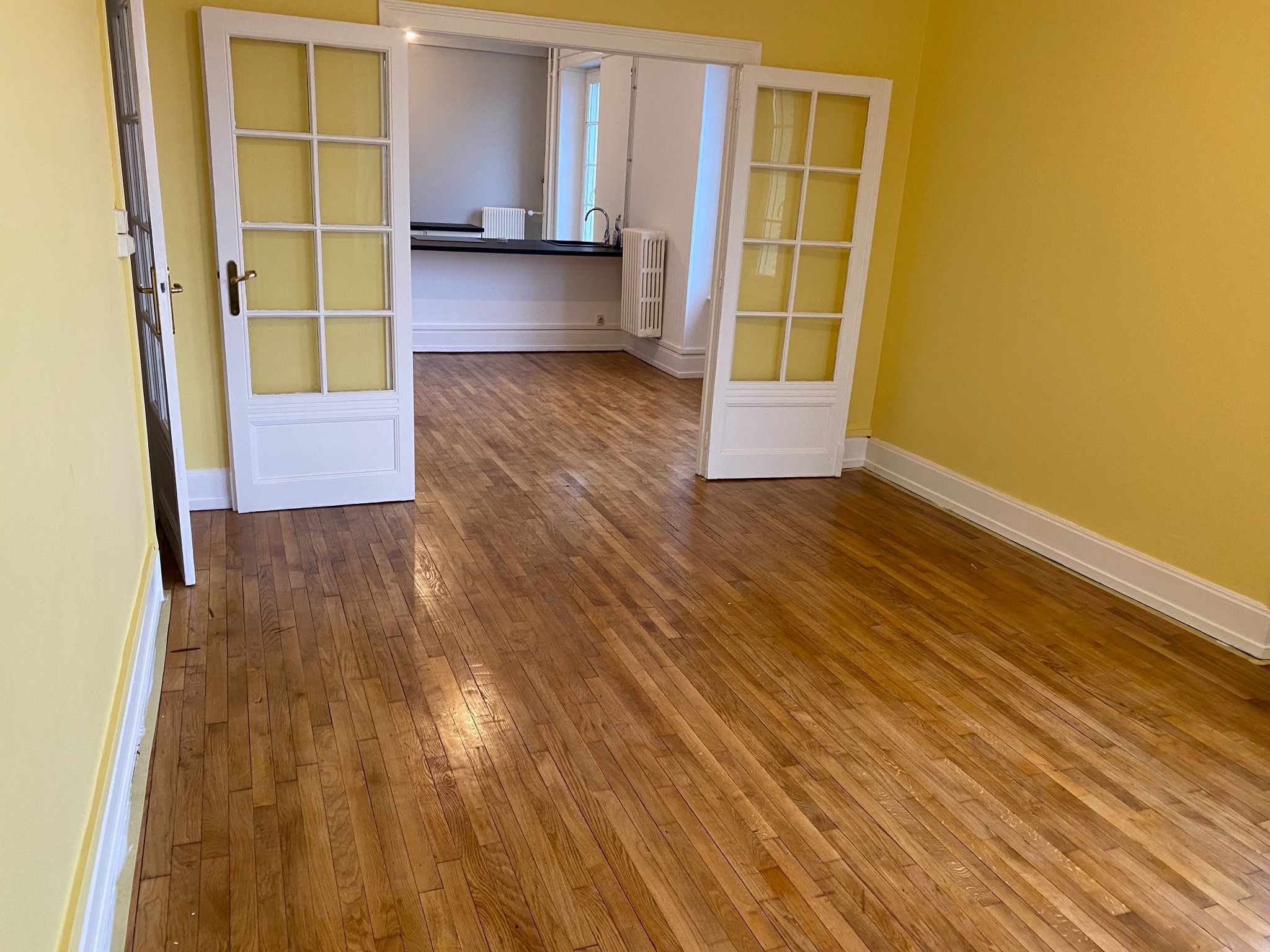 Salon rénové parquet